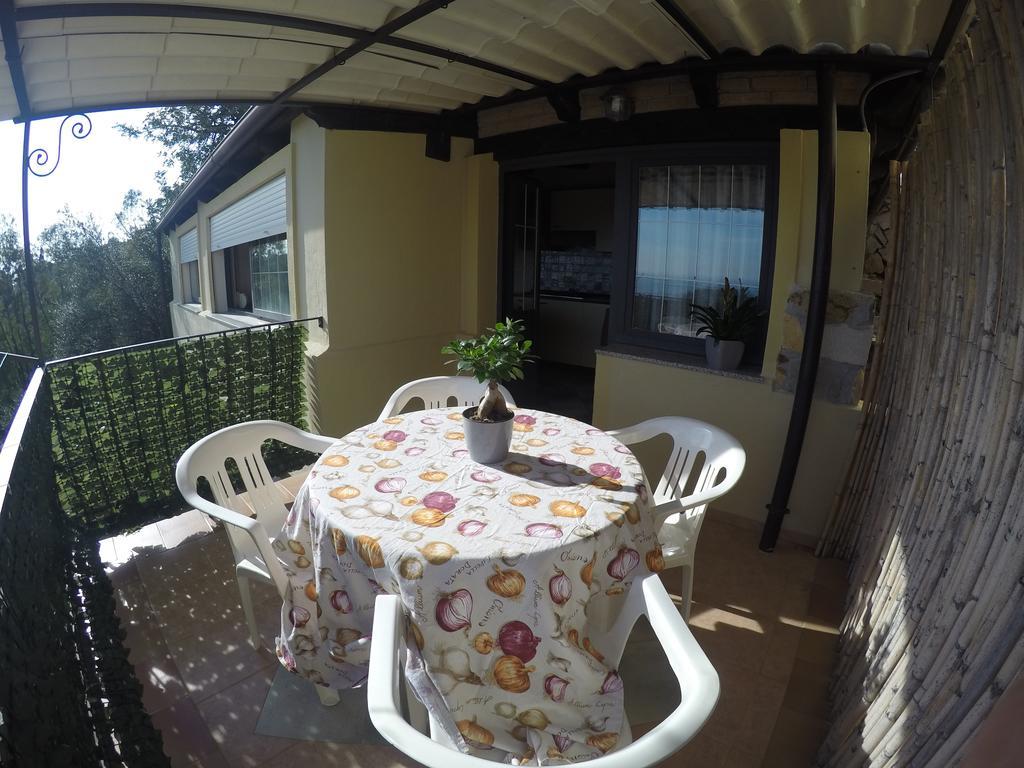 Appartamenti Con Vista Panoramica Санта-Мария-Наварезе Экстерьер фото